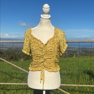 Willow yellow floral print Mesh ruched crop top short sleeves large Jr